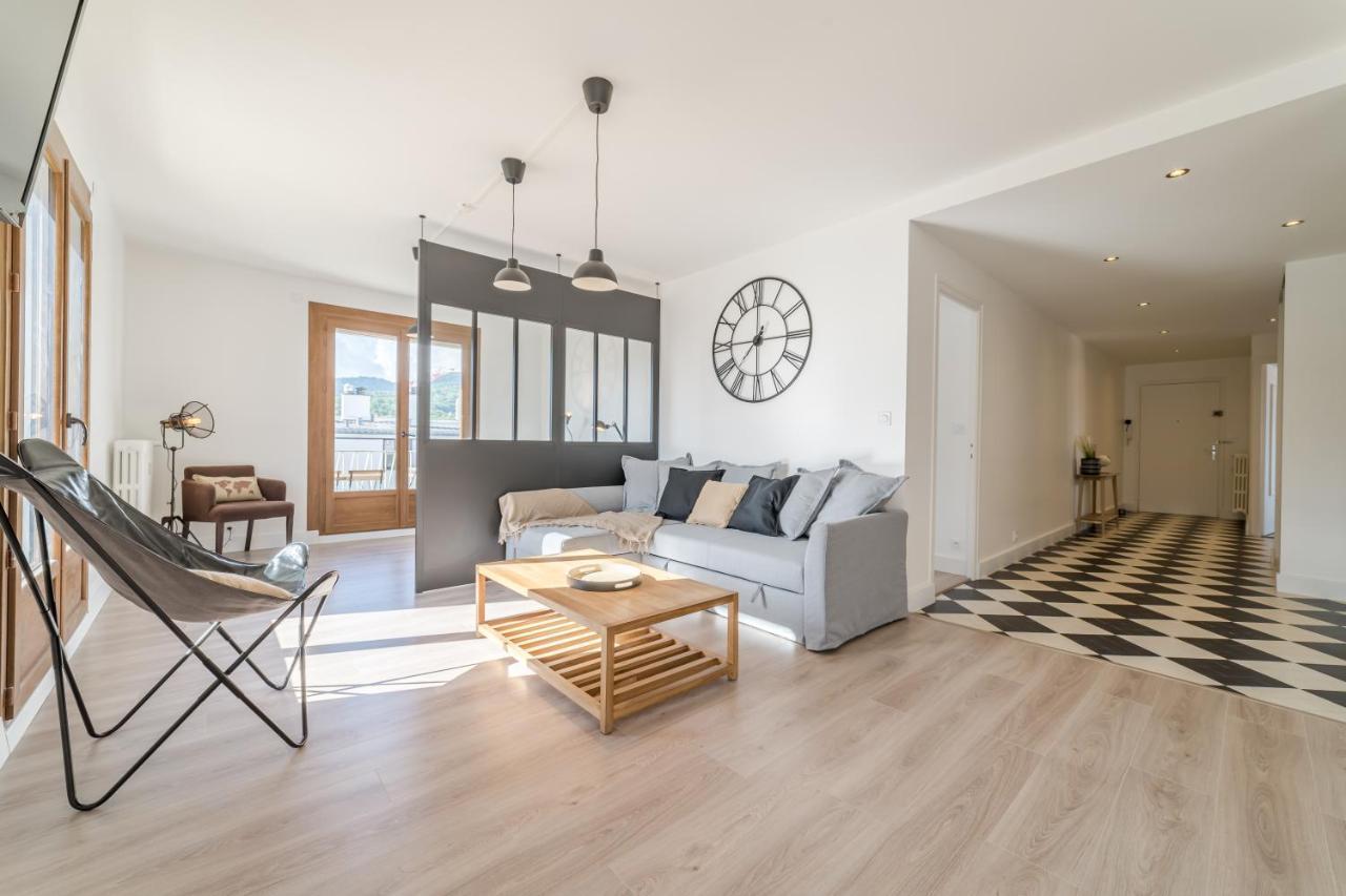 Apartamento Vue sensationnelle - Wifi fibre - Arrivée autonome Chambéry Exterior foto